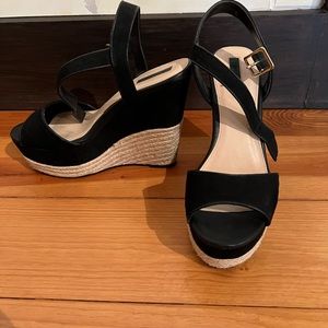 Super cute black suede espadrille sandals!